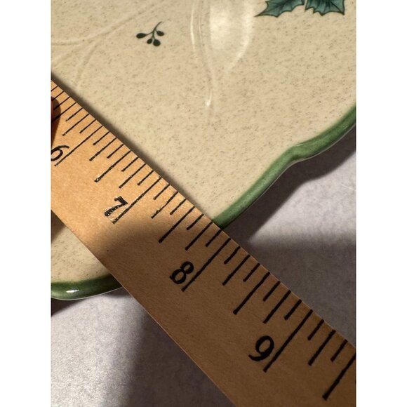 Mikasa “Festive Season” Leaf-Shaped Serving Dish – Made in Japan 🎄🍃 - Picture 4 of 7